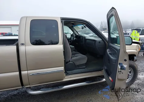 2004 GMC Sierra 2500Hd Sle z USA, uszkodzony, nr VIN 1GTHK29U74E208058